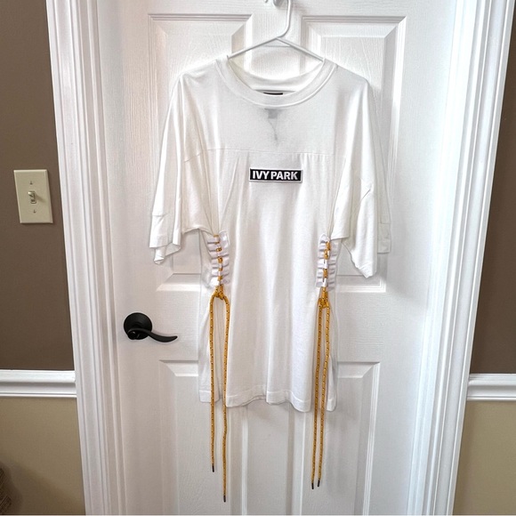 ⭐️ NWT Ivy Park White Lace-Up Sides Football Tee Shirt SMALL - Picture 8 of 11